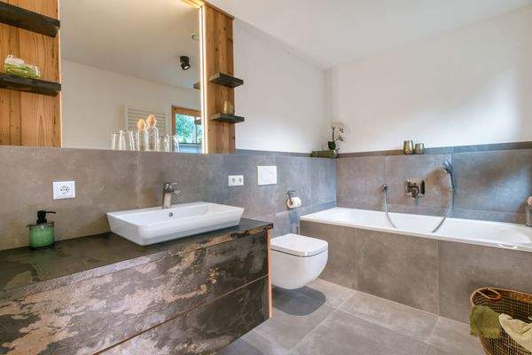 Bad on Suite /- Schlafzimmer 1 