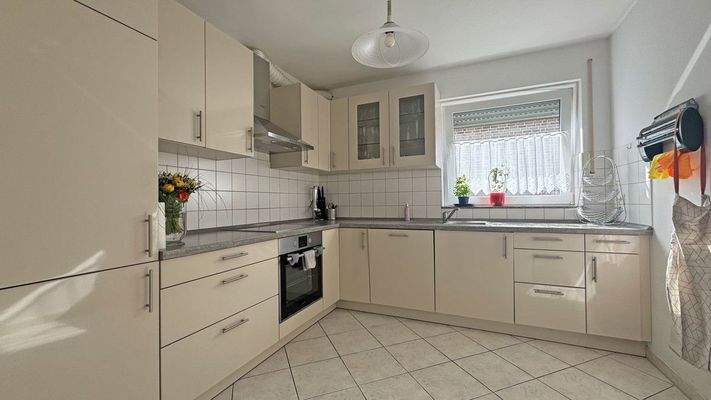 Küche  (Wohnung OG)