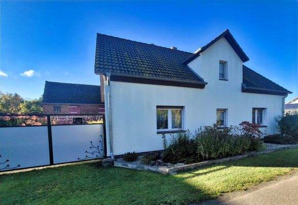 Straßenansicht Haus 1