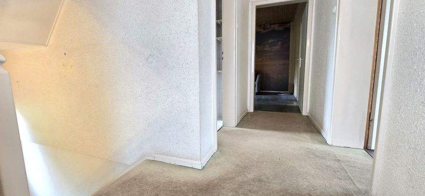 OG: Treppenhaus mit Blick in die Schlafzimmer