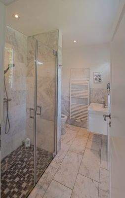 OG-Bad in Suit-Zimmer 4.jpg