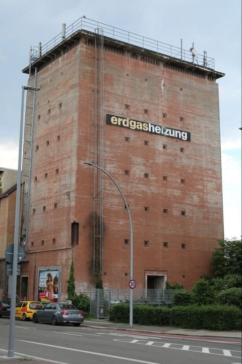 Ludwigshafen Halle, Ludwigshafen Hallenfläche