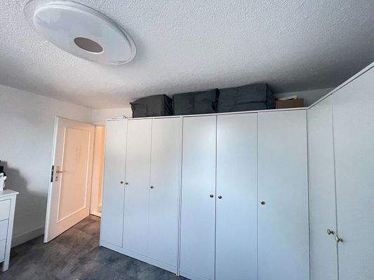 Wohnung 2 Ankleie Schränke