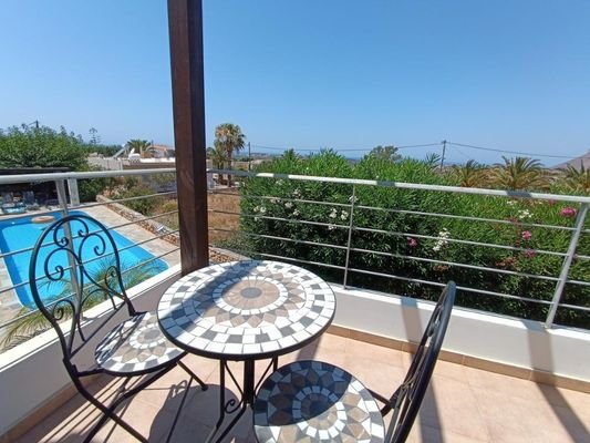 Kreta, Chorafakia: Schöne Wohnung mit Meerblick und Bergblick zu verkaufen