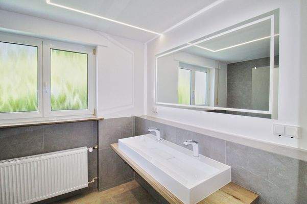 Tageslicht-Badezimmer Bild 1 OG