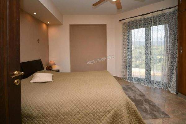 Südostkreta, Vainia: Fantastische zweistöckige freistehende Villa mit Bergblick zu verkaufen