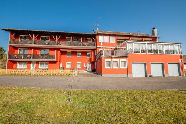 Bornweg 15/16 – 54668 Holsthum