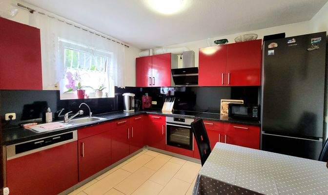 Küche mit EBK im EG