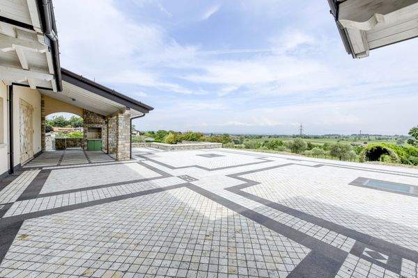 Blick über die Terrasse 