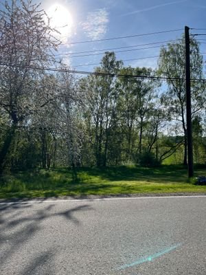 Gegenüber vom Haus