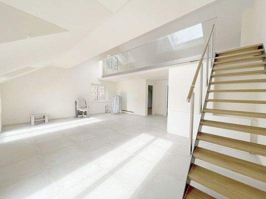 Nächste Ansicht des loftartigen Wohnbereiches