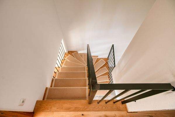 Verbindungstreppe 2.OG - DG