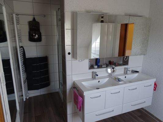 Badezimmer oben (2)