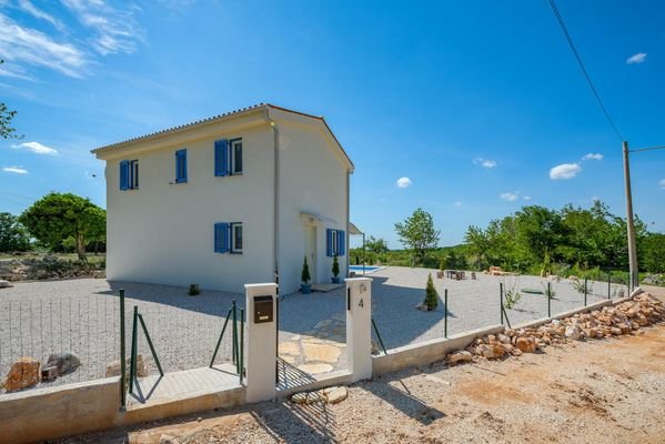 Einfamilienhaus mit Pool in der Nähe von Poreč (2)