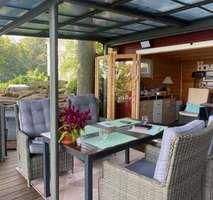 Blick ins Gartenhaus