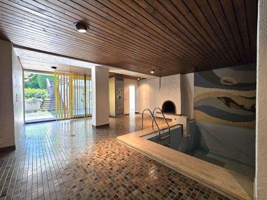 Schwimmbad Souterrain