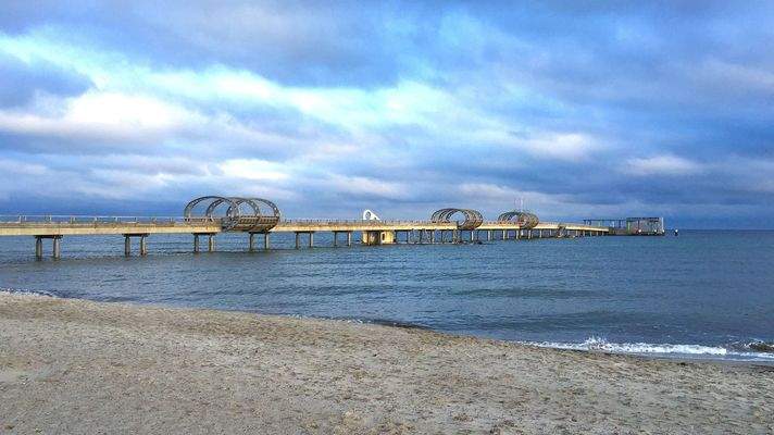 Seebrücke im Winter