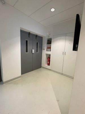 exemplarischer Aufzug, es sind mehrere AZ in den Gebäuden