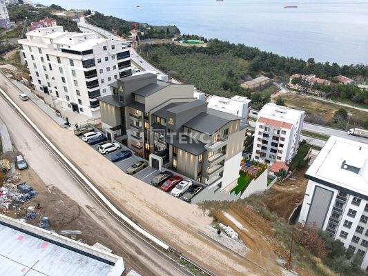 Uninterrupted Sea View Apartments in Bursa Gemlik