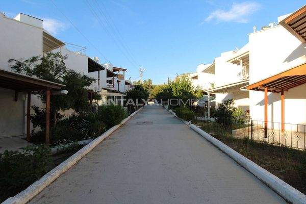 3-Bedroom House in a Seafront Complex in Antalya Manavgat