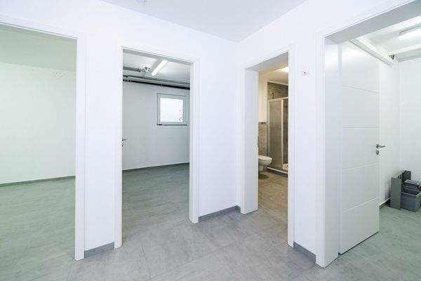 Hobbyräume und Bad I UG