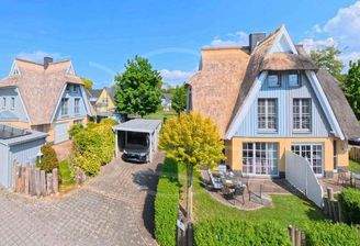 Hausansicht u Zufahrt.jpg