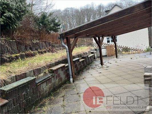 Ansicht Terrasse hinterm Haus