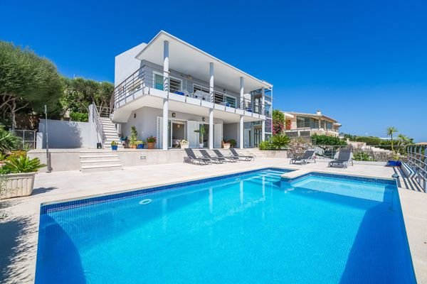 Luxusvilla in Alcúdia mit Pool und Meerblick