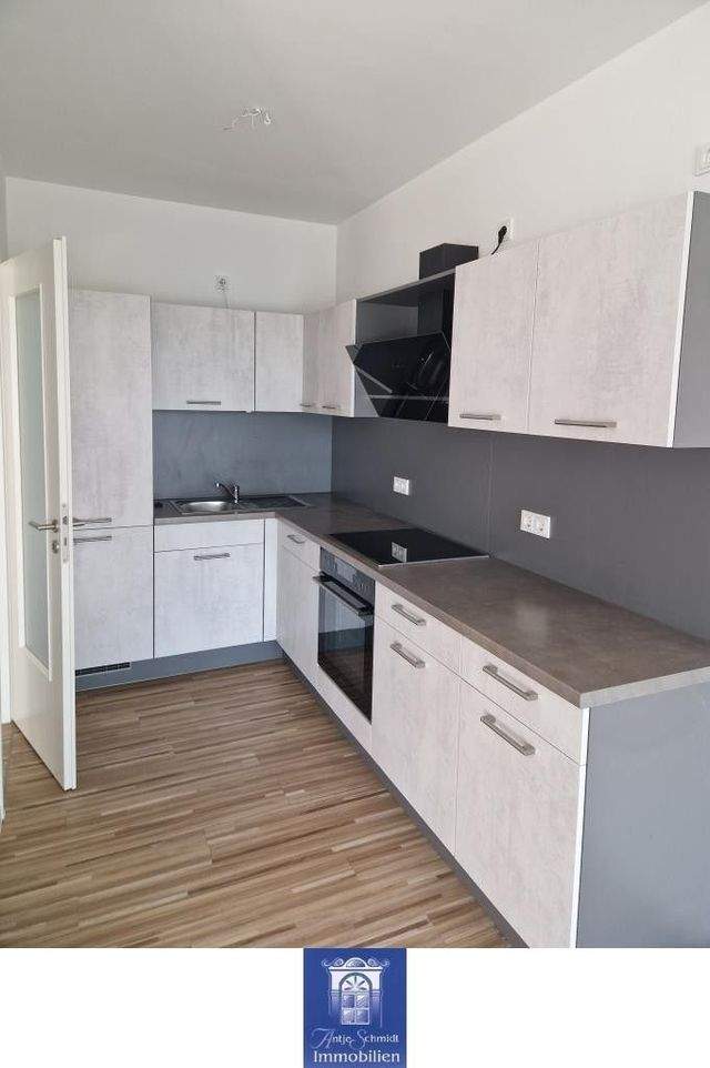 Ihre neue Wohlfühlwohnung! Großer Balkon, attraktive Ausstattung, Bad und Gästebad! - Foto 2