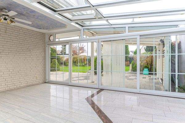 überdachte Terrasse