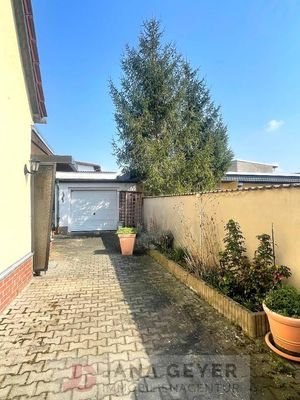 Einfahrt Grundstück