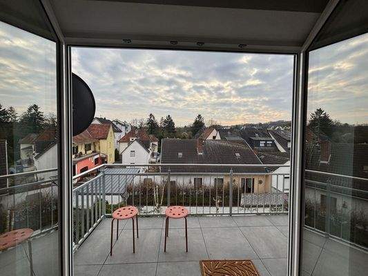 Wo7 DG re. Blick Balkon WoZi