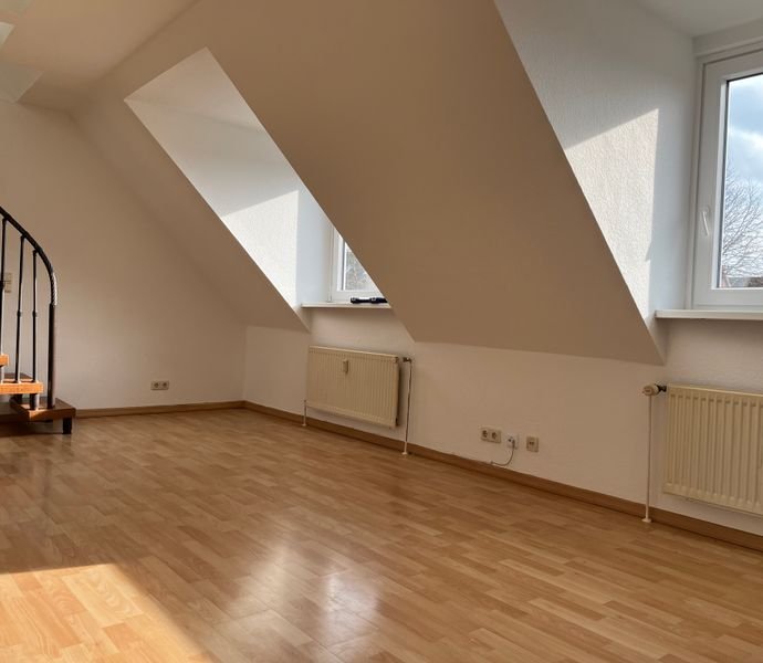 Frisch renoviert! Keine Provision! Helle 1-Zimmer-Maisonette-Wohnung in Pinneberg!