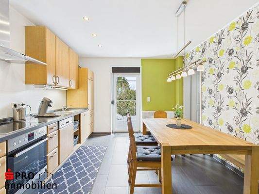 Küche mit Essbereich