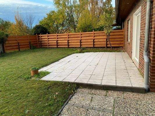 Terrasse mit Gartenanteil