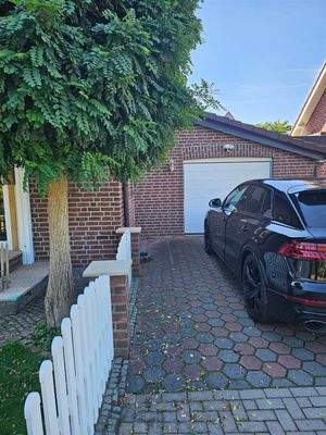 Garage mit Stellplatz 