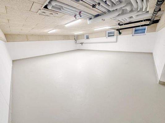 Eignener Hobbykeller 70m²