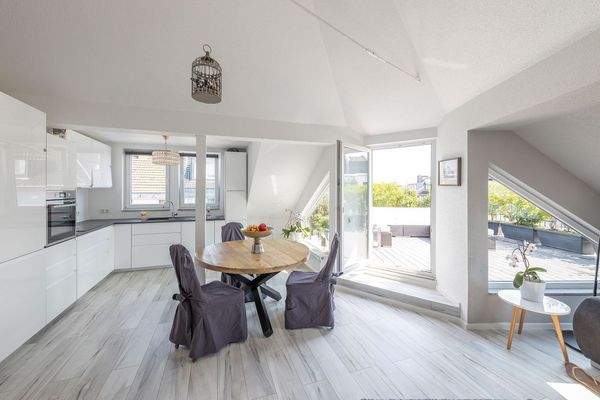 Küche und Essbereich