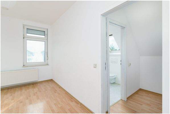 Wohnzimmer / Badezimmer