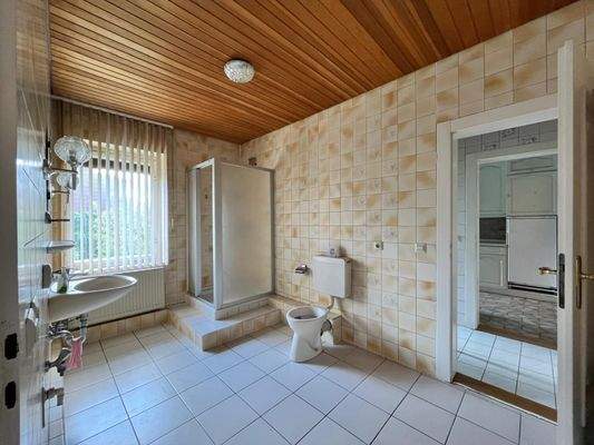 Kinderzimmer mit kl. Bad (2)