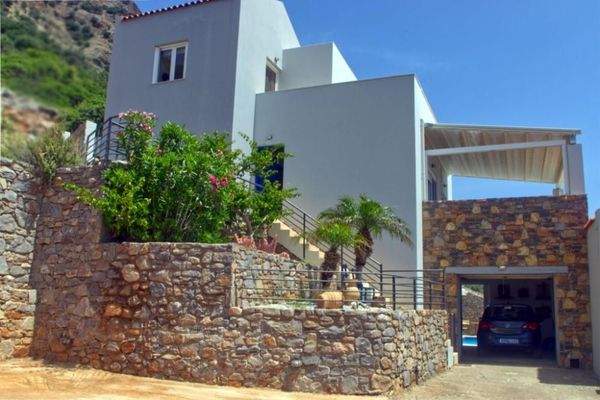 Crete, Plaka Elounda: Villa with swimming pool and panoramic views above Plaka