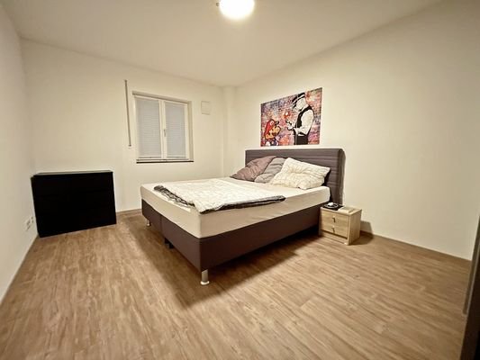 Schlafzimmer - Weitwinkel (2).jpg