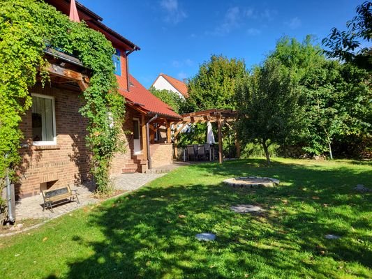 12. Garten mit Terrasse für die unter Wohnung