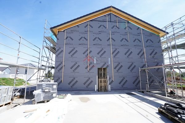 Außenansicht Platz für die Doppelgarage 
