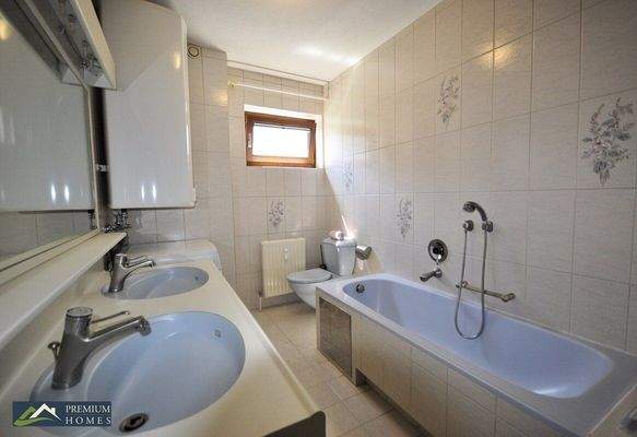 Gemütliche Etagenwohnung - Badansicht