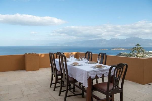 Villa und Gästehaus mit fantastischem Ausblick in der Nähe von Agios Nikolaos