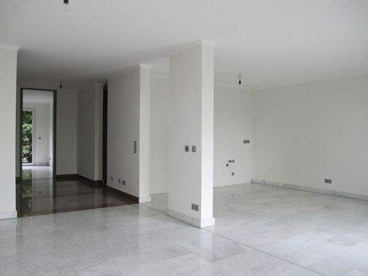 Blick auf Küche und Diele