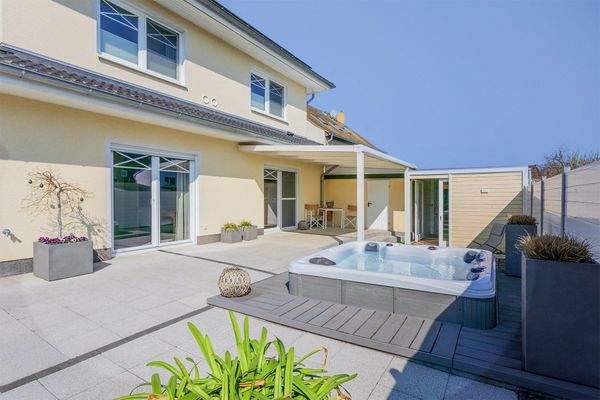 Terrasse - Jacuzzi und Sauna