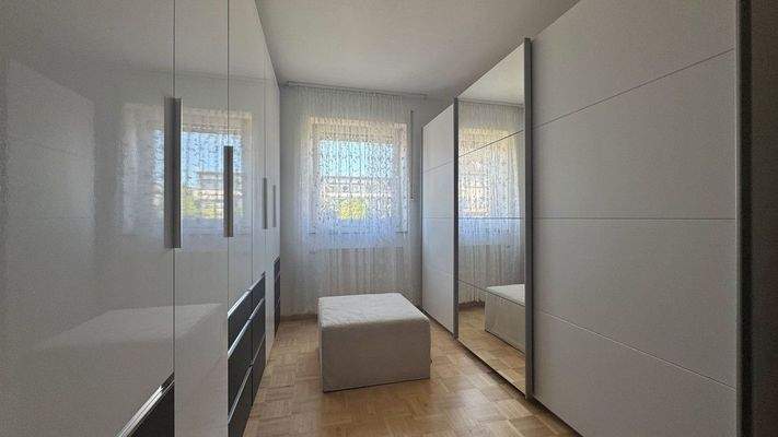 Ankleidezimmer (Wohnung OG)