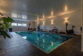 Indoor-Pool beheizt.jpg